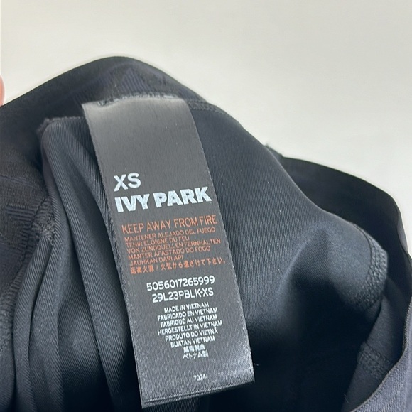 NWT Ivy Park Black Slash Leggings Size XS - Picture 13 of 14